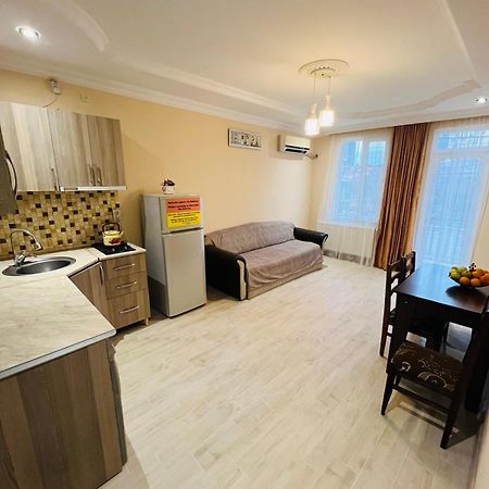 Aparthotel My Home Batumi Zewnętrze zdjęcie
