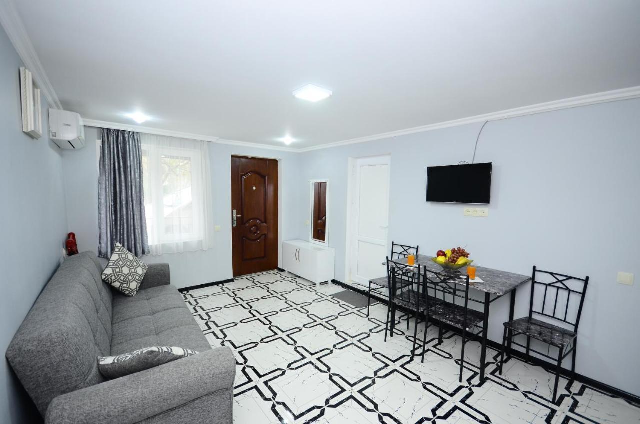 Aparthotel My Home Batumi Zewnętrze zdjęcie